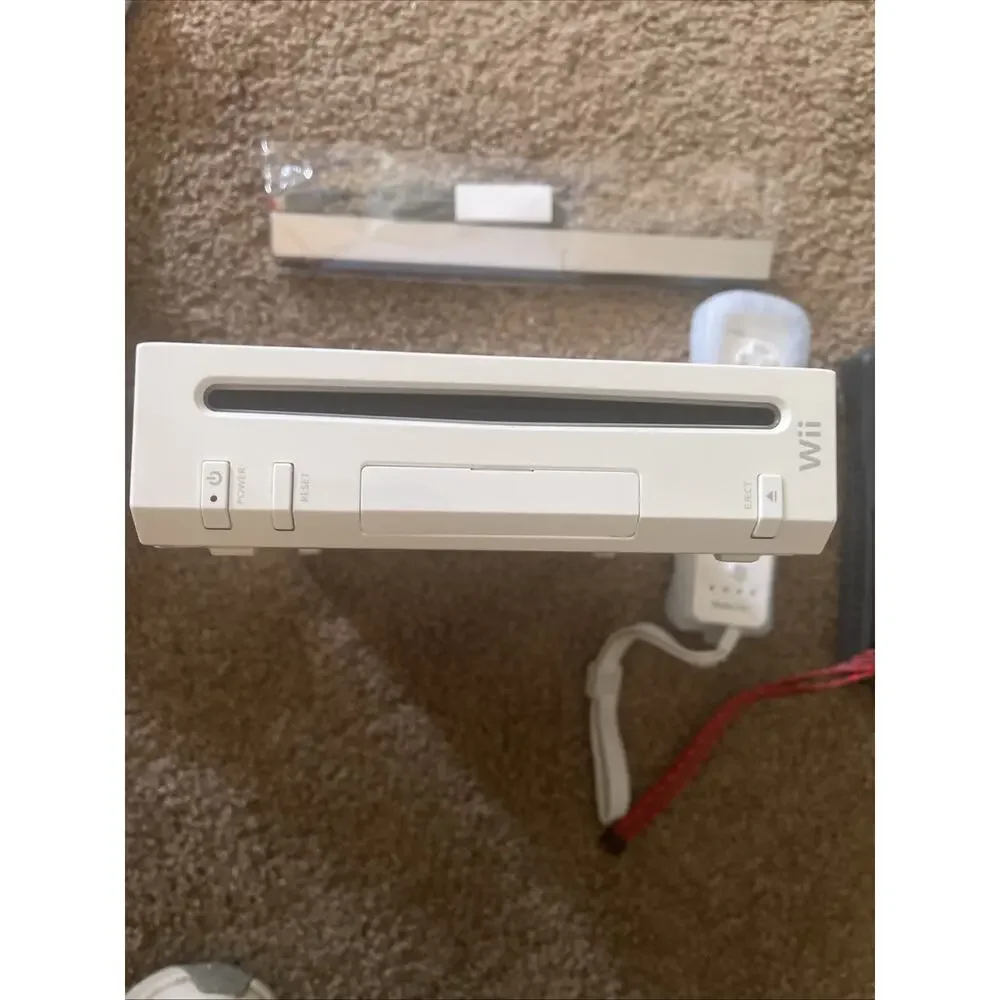 Nintendo Wii RVL-001 White Console w/ 2 Wii Remotes, Cords TESTED